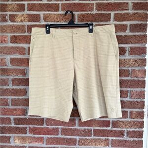 Hang Ten Men's Tan Shorts. Size 40.